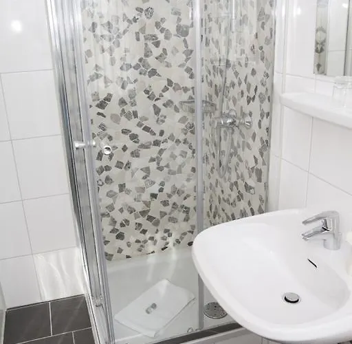 & Restaurant Bienefeld 2* 科尔申布罗赫