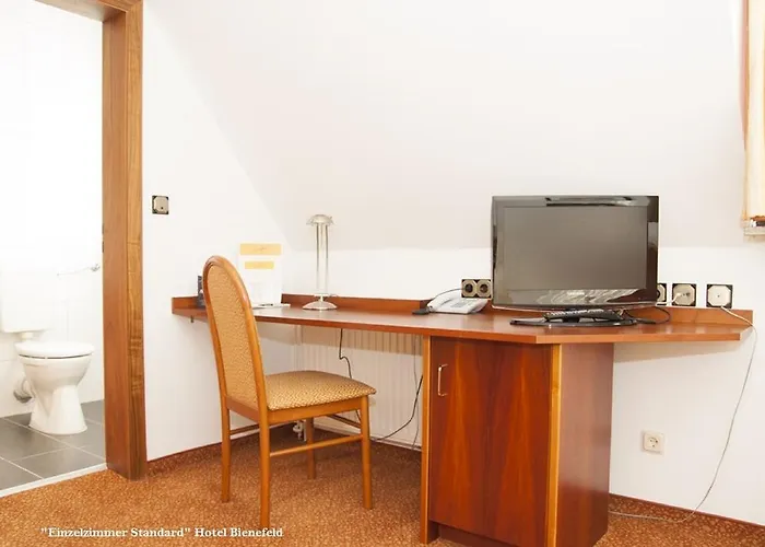 & Restaurant Bienefeld 科尔申布罗赫